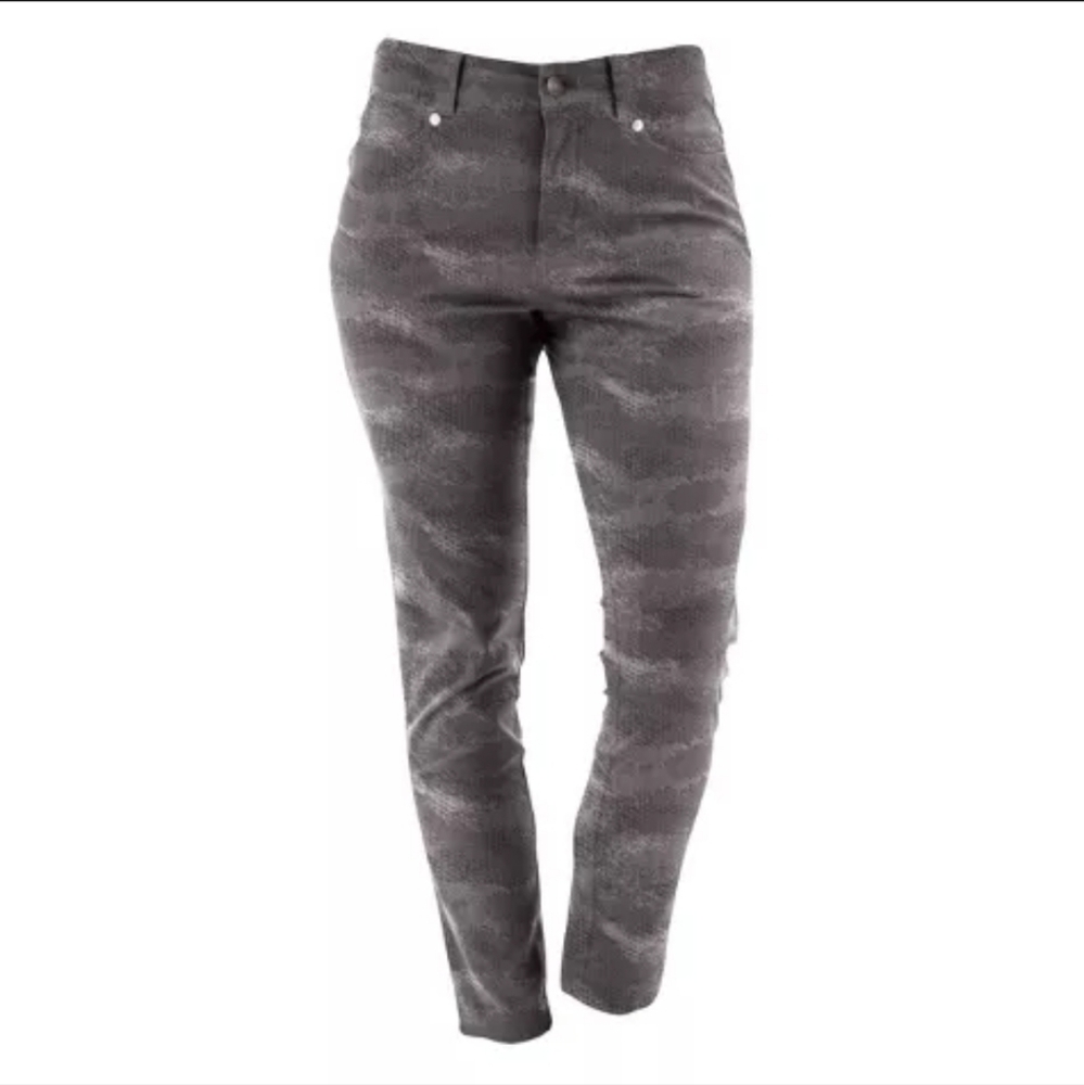 Aventura Clothing Women's Blake Print Skinny Pant - Brushed Nickel, Size 4 Camo